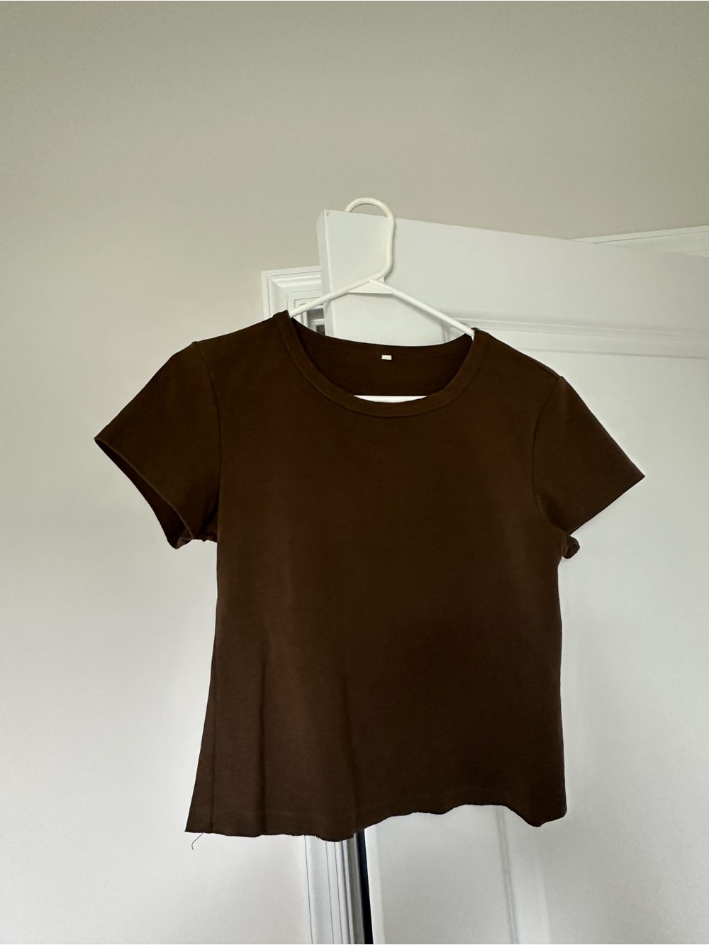 Fitted Brown Tee Medium